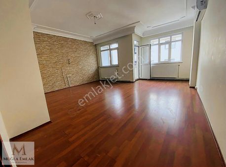 Muğla Emlaktan Şemsipaşada 85m 2+1 Çift Balkonlu 3.kat Daire