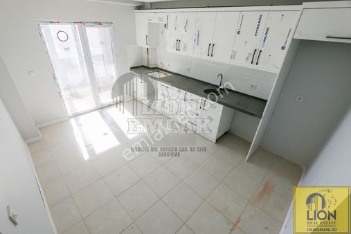 Bandırma 100.yıl'da Sağlık Ocağı Yakını Balkon Ve Teraslı Satılık 3+1 Daire