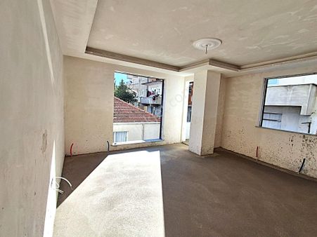 Çayırova Kapalı Semt Pazar'ına Komşu 3+1 Arakat Satılık Daire