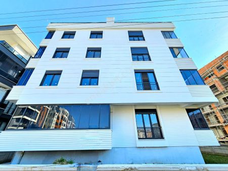 ▶ ▶ Akçay Körfez'den Ebeveyn Banyolu Ara Kat 2+1 Sıfır Satılık Daire