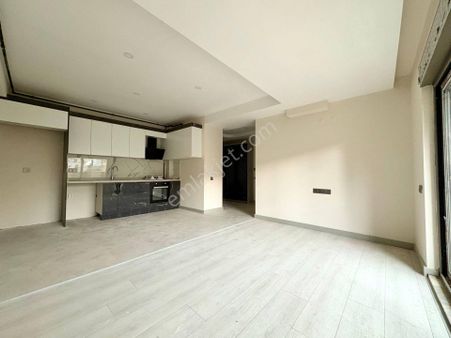 Merkezi Konumda Sıfır 1+1 Daire – Deniz Ve Markantalya’ya Yakın!