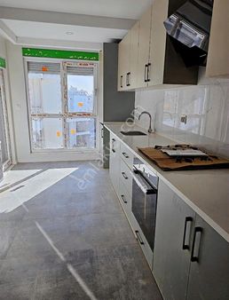 Kızıltoprak Ta Satılık Katta 2+1