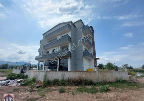 Kullar Mh Komple Bina Satılıktır