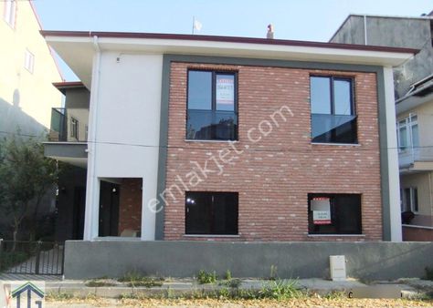 Gölcük/kavaklı Sahilde Müstakil Bahçeli Ev.