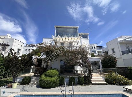 Yalıkavak'ta Özel Havuzlu Deniz Manzaralı 4+2 Eşsiz Villa