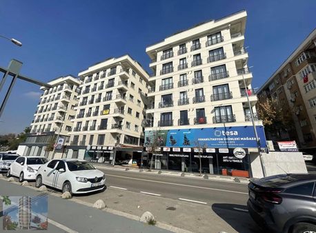 Göztepe Metronun Yanıbaşında Kiralık Cadde Üzeri 350m2 Dükkan