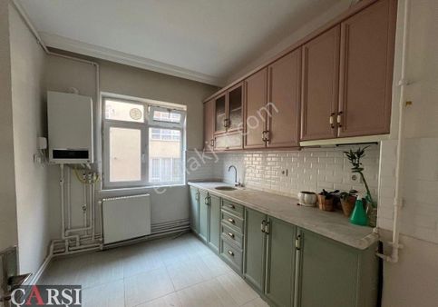 Çarşı”dan İller Sokakta Metro Yakını Katta Bakımlı 2+1