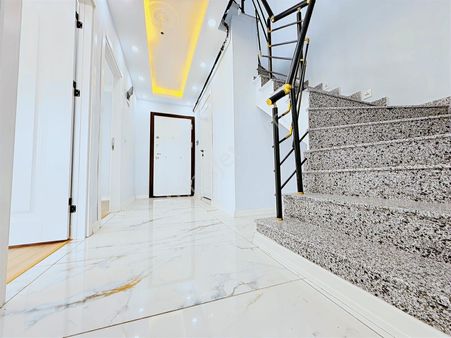 Net'den Tuzla Cad.lüx 4+1 Asansörlü 180m2 Dublex