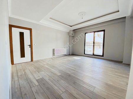 Net'den Sırasöğütler Mahallesinde Atatürk Cadde Yakını 3+1 Daire