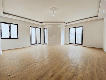 Net'den Emek Mahallesinde Sahile Yakın Ultra Lüx 4+1 Dubleks