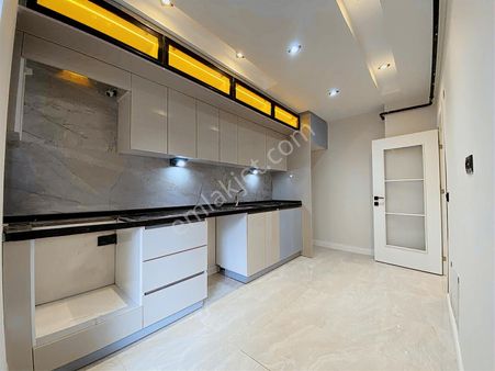 Net'ten Bağlarbaşı Mh.de Tuzla Cad. Yakını Lüx Yapım 2+1 Daire