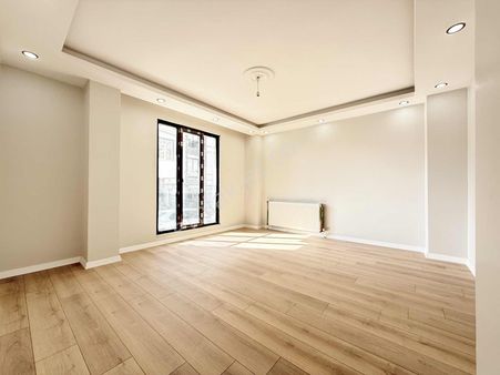 Net'den Bağlarbaşı Mah. İstasyon Cad. Yakını 3+1 Sıfır Daire