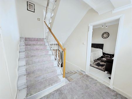 Net'den Tuzla Cad Dibi Villa Konsepli Site İçi 6+1 Triplex