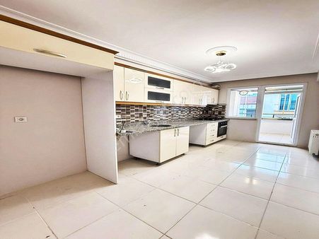 Esenyurt Mehmet Akif Ersoy Mahallesinde 4.katta 2+1 125m² Asansörlü Arakat