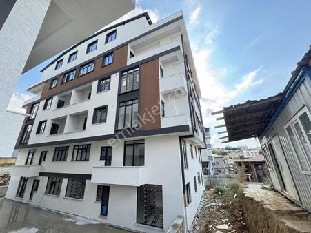 Net"den Site"içi Tuzla"caddesine"2dk 2+1 Lüks Merkezi Konum