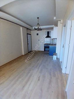 Seyrek Merkezde 1+1 Ferah Daire Kombi Doğalgazlı