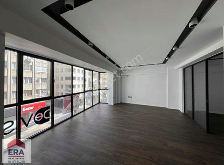 Lise Caddesi Reform İş Merkezi'nde Satılık Lüks Ofis