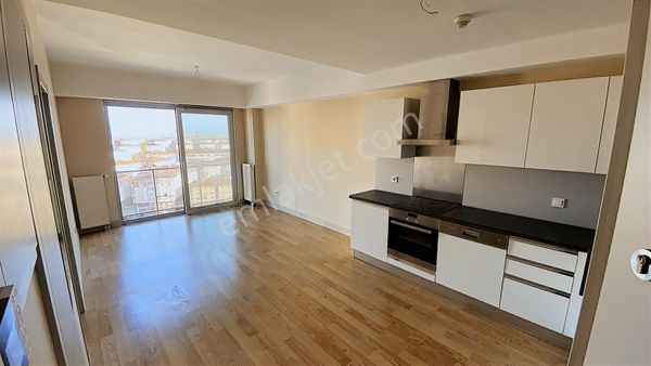 Suryapı Corridor'da Satılık 1+1 66m2 Yüksek Kat Manzaralı Daire