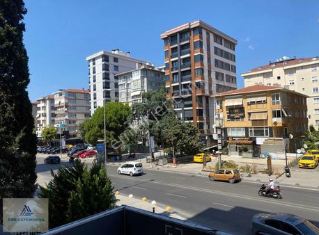 Kadıköy De Fahrettin Kerim Caddesinde Merkezi Konum Satılık 2+1