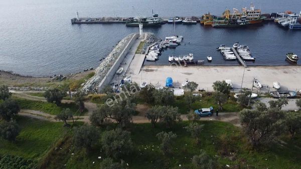 Yalova Armutlu Kapaklıda Liman Karşısında Acil Satılık