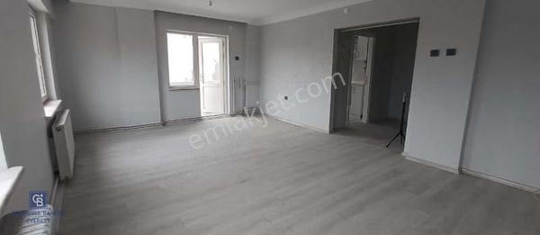 Ankara Cd.üstü Selamet Mh.kapalı Otoparklı Satılık 3+1 Daire