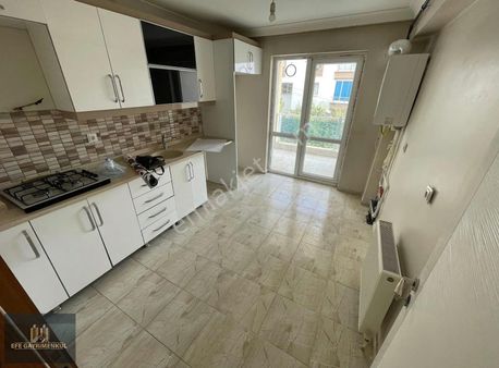 Efe Gayrimenkul'den Ara Katta Cadde Dibinde Yapılı 3+1!!!