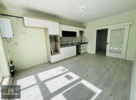 Efe Gayrimenkul'den Kıbrısköy'de Tek Bloklu Sitede 3+1 Daire!!