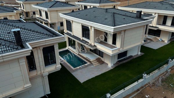 Selimpaşa Mah.7+2 350 M2 Satılık Villa Aysun Yavuz'dan