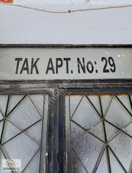 Cadde Üzerinde Ziraat Bankası Karşısında Köşe Ara Kat Daire