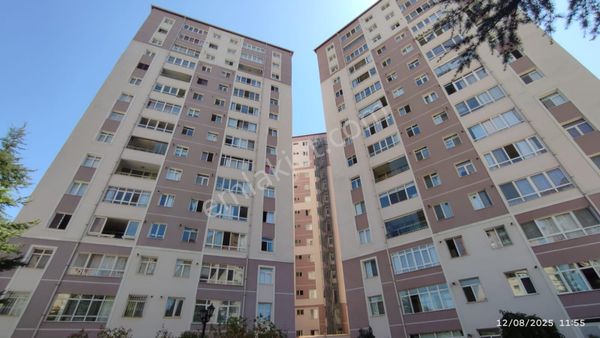 Çankaya İşçi Blokları Mah. Çok Katlılarda Satılık 2+1 Daire