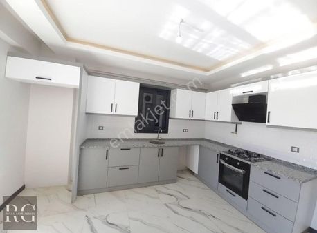 Rotaa'dan Havuzlu Butik Sitede Modern 2+1 Daire