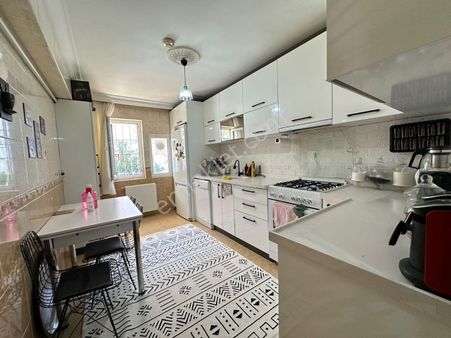 Atapark Mahallesi'nde Genişliği İle Dikkat Çeken 2+1 Daire!