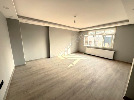 Çekmeköy Çamlık'ta Genç Binada İskalı İçi Sıfır 3+1 Fırsat Daire