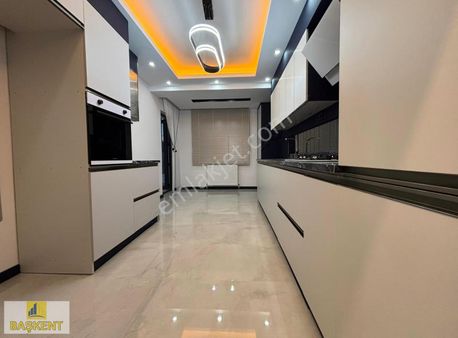 Başkent Gayrimenkulden Vestiyer Odalı Yenikentte Tek Ultra Lüks