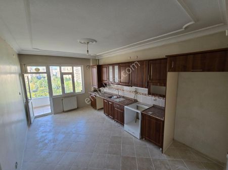 Halk Emlak Gayrimenkul Satılık 4+1 Daire