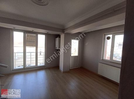 Metroya 100 Metre Mesafede 3+2 Dubleks Kiralık Daire