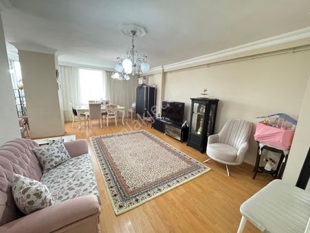 Çekmeköy Şahinbey Caddede 206 M2 Asansörlü İster Daire İster Ofis