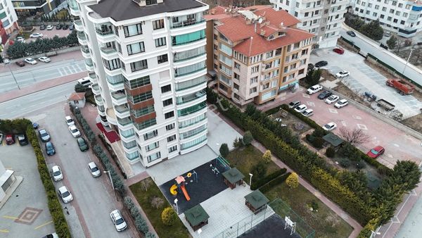 Talha Tozduman'dan Emirhan Konutlarında Lüxs 4+1 Kiralık Daire