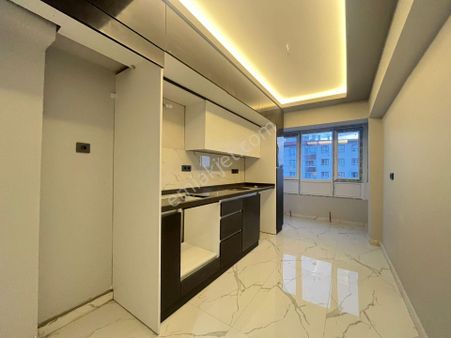 Pursaklar Mehmet Zengin Emlak'tan Okullar Bölgesinde, İçi Komple Yenilenmiş Şık Tasarımlı 2.kat 3+1