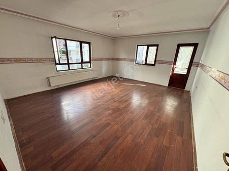 Gazi Göbek Mevki 1.kat 2+1 Çift Balkonlu İskanlı Satılık Daire