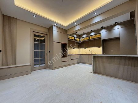 Demirlerden Yenişafakta Giyinme Odalı Ebeveyn Banyolu Lüks 3,5+1