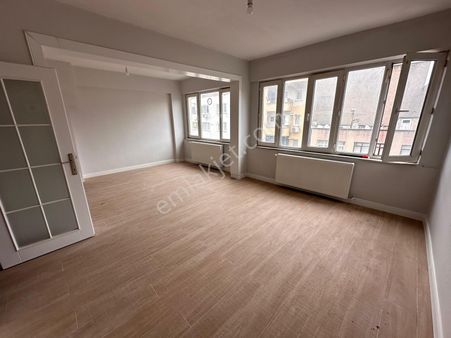 Remax Leon Gazcılar Caddesi 1+1 Kiralık Daire