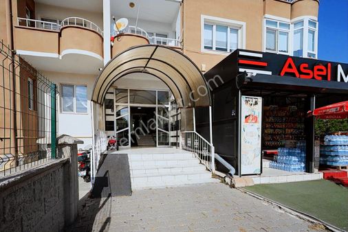 Konal | Altınoluk Mah. Toplam Üç Balkonlu Satılık Daire