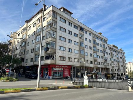 Fatih Merkezi Konumda Asansörlü Ve İçi Yapılı 3+1 Daire