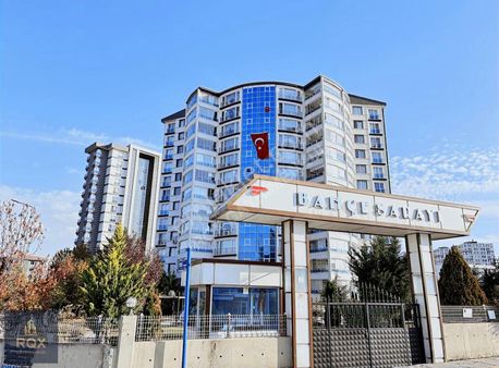 Bağlıcada Site İçi Ara Kat 3 Açık Cepheli Boş 5+1 Geniş Daire