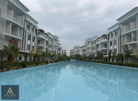 Kartepe Zeray Mahal Sitesi Kiralık Sıfır 3+1 Arakat 165 M2 Daire