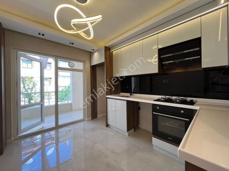 Bakırhan Emlak'tan E.banyolu Asansörlü Şık Dizaynlı 4+1 Daire█