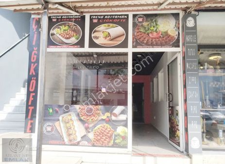 Kayışdağı Eski Son Durakta 30m2 Meydana Bakan Düz Giriş Dükkan