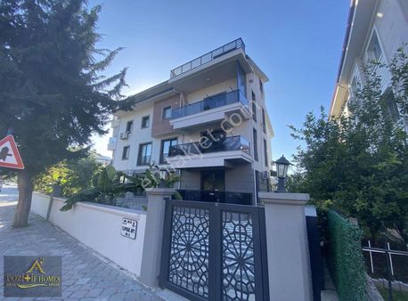 Tuzla'da Asansörlü Çatı Dublex 4+1 Satılık Daire