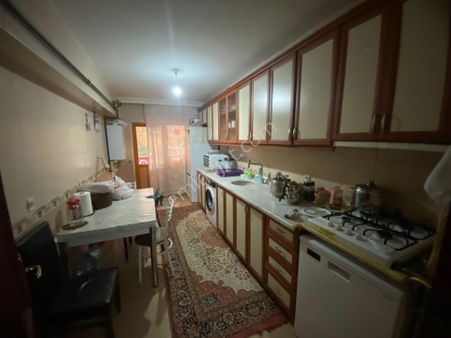 Alsancak Mah. Park Cepheli Kat Konumunda Yüksek Giriş Satılık 3+1 Daire